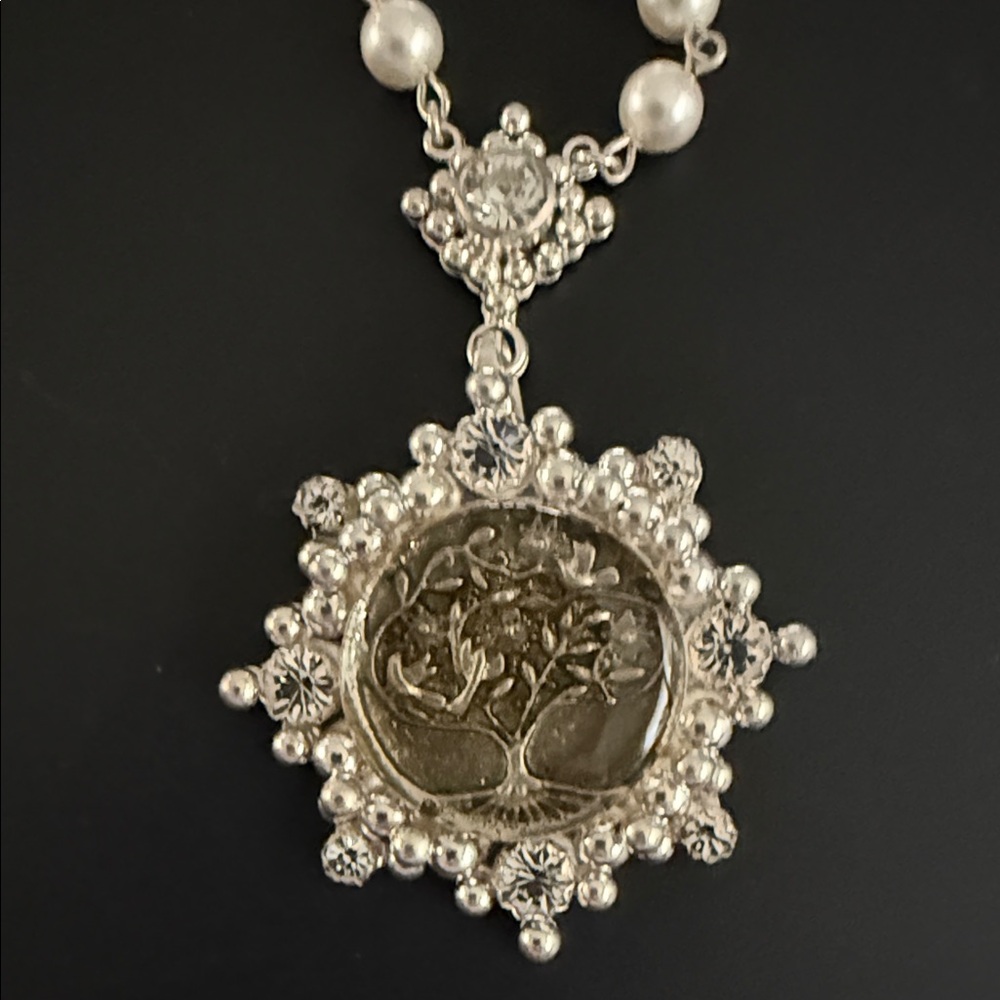 VSA EVITA CLOISTER TREE OF LIFE WITH PEARL BEADED NECKLACE - NWT - Picture 3 of 10